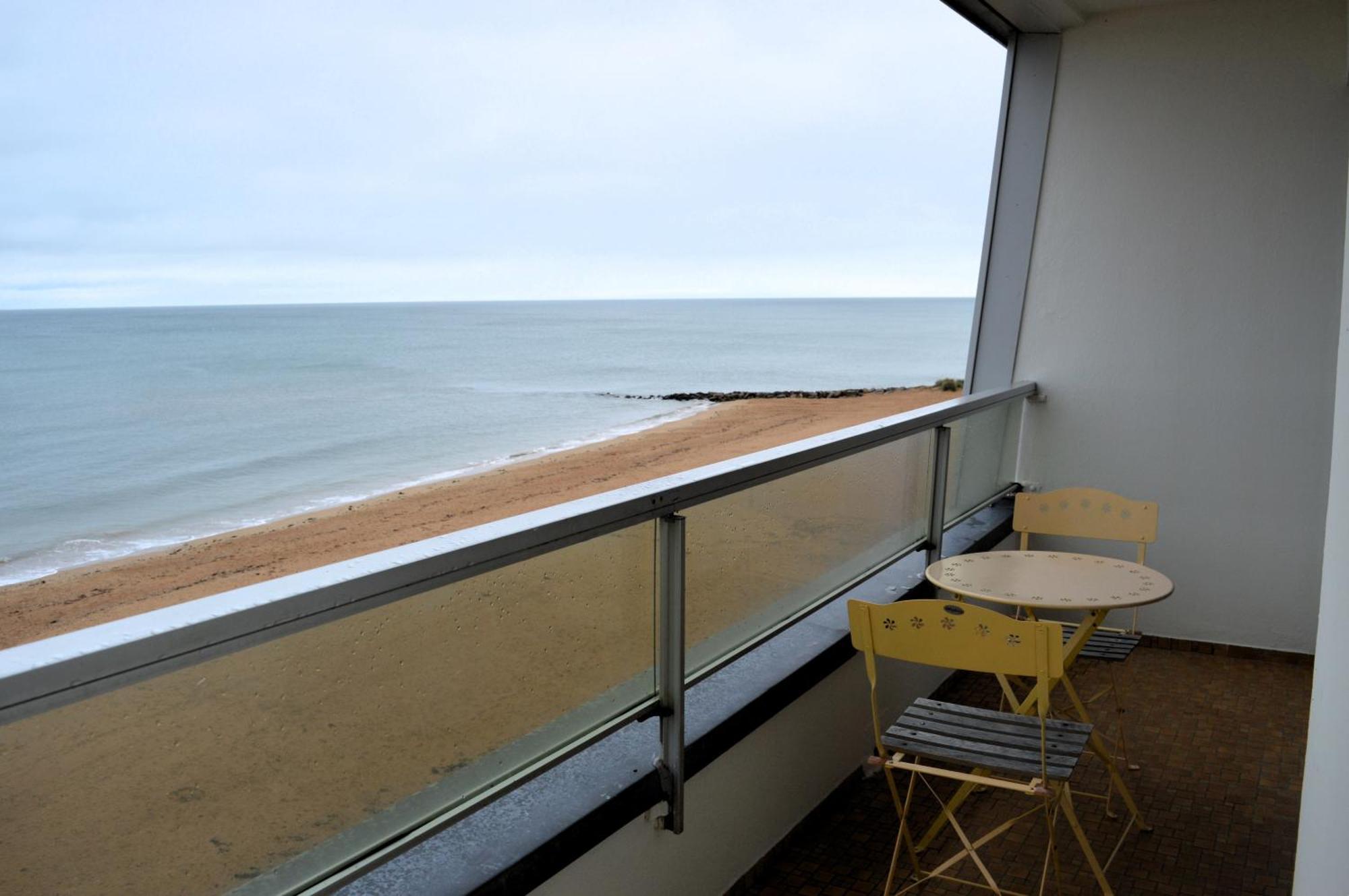 L'Esperluette - Magnifique Vue Mer Et Balcon กูร์เซิล-โซร์-แม ภายนอก รูปภาพ